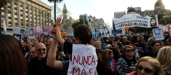 Manifestación en Buenos Aires, Argentina, por la desaparición de Santiago Maldonado (archivo) - Sputnik Mundo