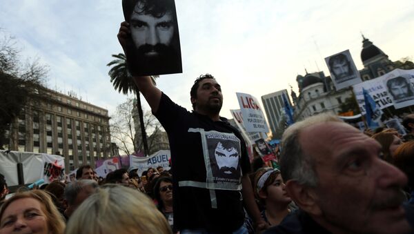 Manifestación en Buenos Aires, Argentina, por la desaparición de Santiago Maldonado - Sputnik Mundo