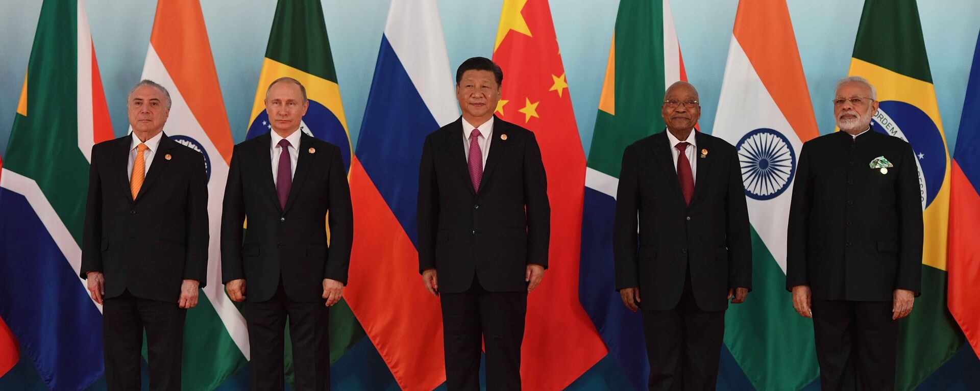 Los líderes de los países de los BRICS durante la IX cumbre del bloque, en China - Sputnik Mundo, 1920, 24.05.2023