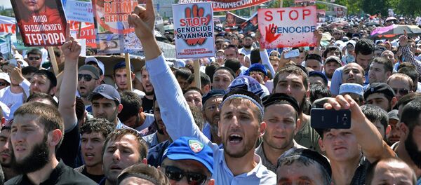 Manifestantes en el centro de Grozni - Sputnik Mundo