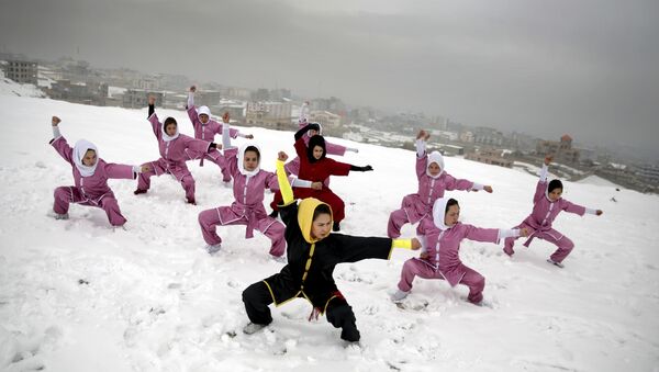 Mujeres afganas, practicando kung-fu - Sputnik Mundo