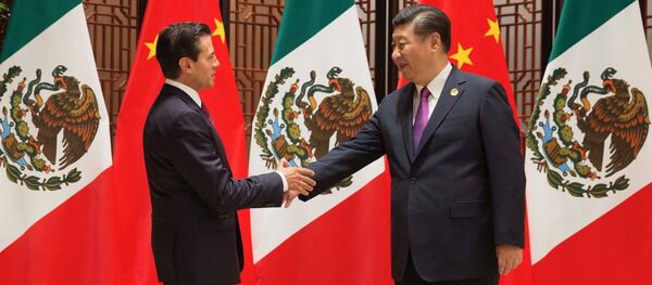 Presidente de México, Enrique Peña Nieto, y su homólogo chino Xi Jinping - Sputnik Mundo