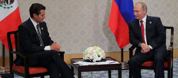 Presidente de México, Enrique Peña Nieto, y presidente de Rusia, Vladímir Putin - Sputnik Mundo