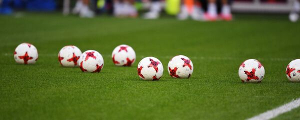 Balones de fútbol (imagen referencial) - Sputnik Mundo
