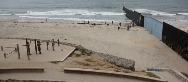 El muro que separa México y EEUU - Sputnik Mundo