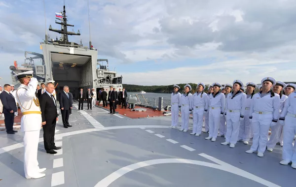 Vladímir Putin, presidente de Rusia, visita la nueva corbeta Sovershenni de la Flota del Pacífico de la Armada del país Vladímir Putin, presidente de Rusia, visita la nueva corbeta Sovershenni de la Flota del Pacífico de la Armada del país - Sputnik Mundo