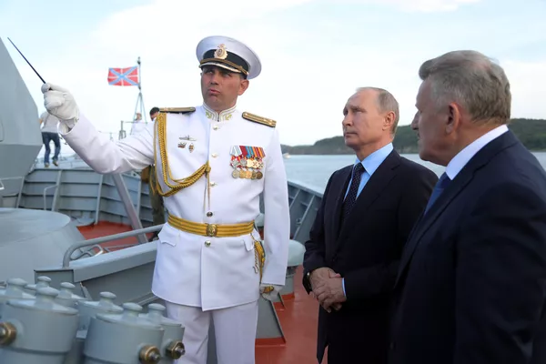 Vladímir Putin, presidente de Rusia, visita la nueva corbeta Sovershenni de la Flota del Pacífico de la Armada del país Vladímir Putin, presidente de Rusia, visita la nueva corbeta Sovershenni de la Flota del Pacífico de la Armada del país - Sputnik Mundo