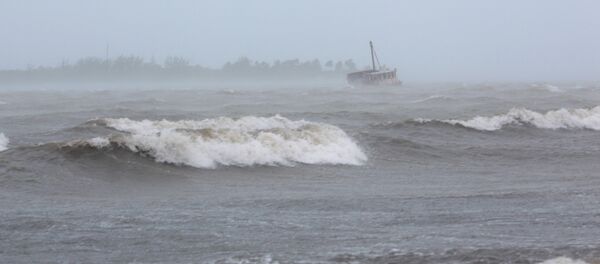 Olas provocadas por la llegada del huracán Irma en Puerto Rico Olas provocadas por la llegada del huracán Irma en Puerto Rico - Sputnik Mundo