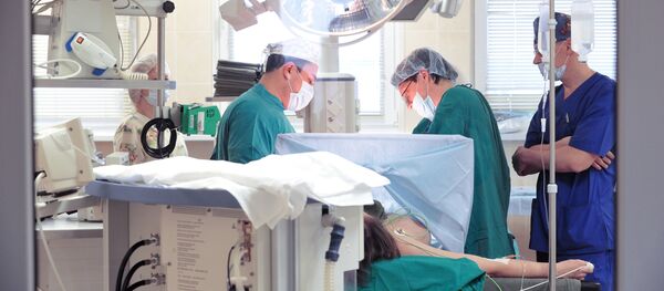 Cirujanos rusos - Sputnik Mundo