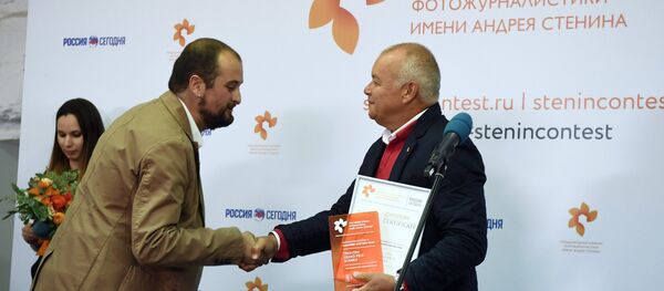 Alejandro Martínez Vélez, ganador del Concurso Andrei Stenin - Sputnik Mundo