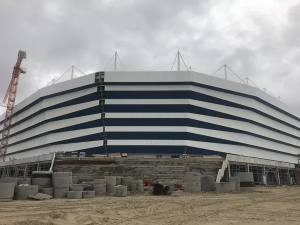 Imagen desde el exterior del estadio a cuatro meses de su finalización Imagen desde el exterior del estadio a cuatro meses de su finalización - Sputnik Mundo