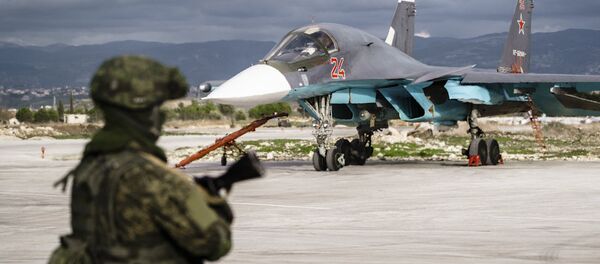 Militar ruso en la base aérea de Hmeimim, Siria (archivo) - Sputnik Mundo