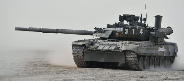 El tanque T-80U durante la demostración en el marco del Foro Internacional Técnico Militar Army 2017, Rusia, 22 de agosto de 2017 - Sputnik Mundo