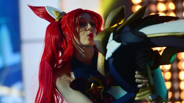 Cosplayer en la final de la Liga continental League of Legends en el complejo de televisión y televisión Glavkino en la región de Moscú - Sputnik Mundo