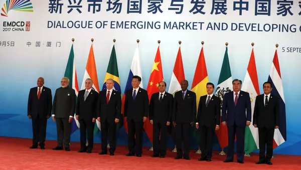 Líderes de los BRICS y los países invitados a la IX cumbre del grupo, Xiamen, China, 5 de septiembre de 2017 - Sputnik Mundo