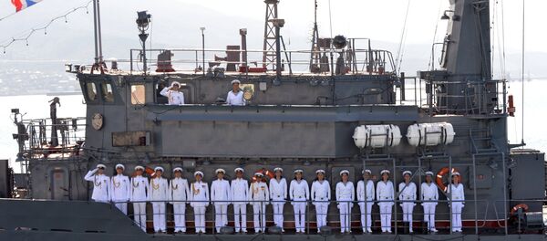 El equipo del dragaminas Vicealmirante Zajarin de la base naval de Novorossiysk - Sputnik Mundo