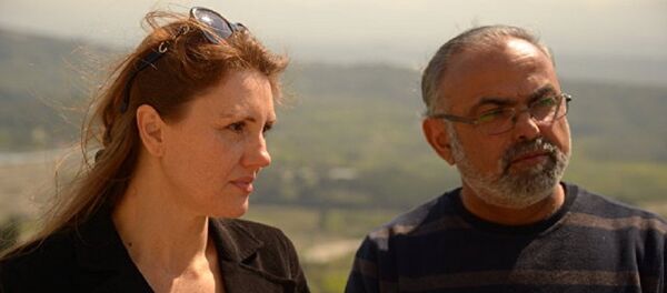 Irina Assaf con su marido Ibrahim - Sputnik Mundo