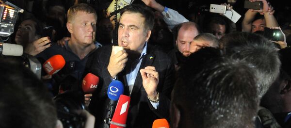 Mijaíl Saakashvili cruce la frontera ucraniana - Sputnik Mundo