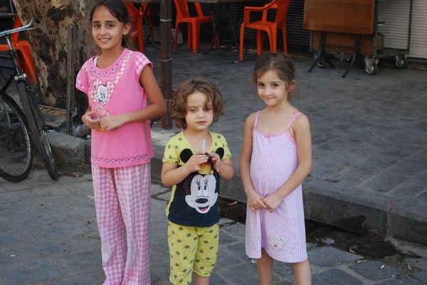 Niñas de la ciudad siria de Deir Ezzor - Sputnik Mundo