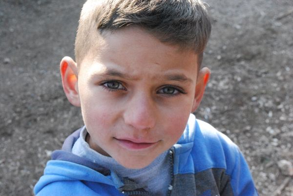 Un niño de la ciudad siria de Deir Ezzor - Sputnik Mundo