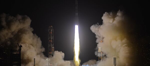 Cohete portador Proton-M (archivo) - Sputnik Mundo