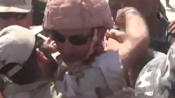 Vídeo: el Ejército sirio rompe las defensas de Daesh en la principal entrada de Deir Ezzor - Sputnik Mundo