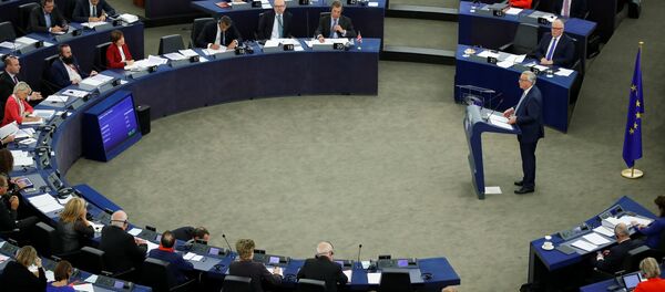 Presidente de la Comisión Europea, Jean-Claude Juncker, durante una sesión plenaria del Parlamento Europeo - Sputnik Mundo