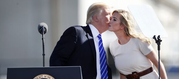 El presidente de EEUU Donald Trump y su hija, Ivanka Trump - Sputnik Mundo