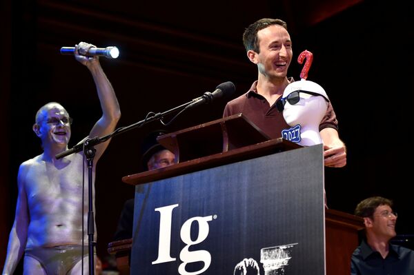 Marc-Antoine Fardin galardonado en los premios Ig Nobel (versión cómica del Premio Nobel) - Sputnik Mundo