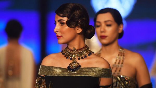 Sensualidad oriental en la Semana de la moda de Pakistán - Sputnik Mundo