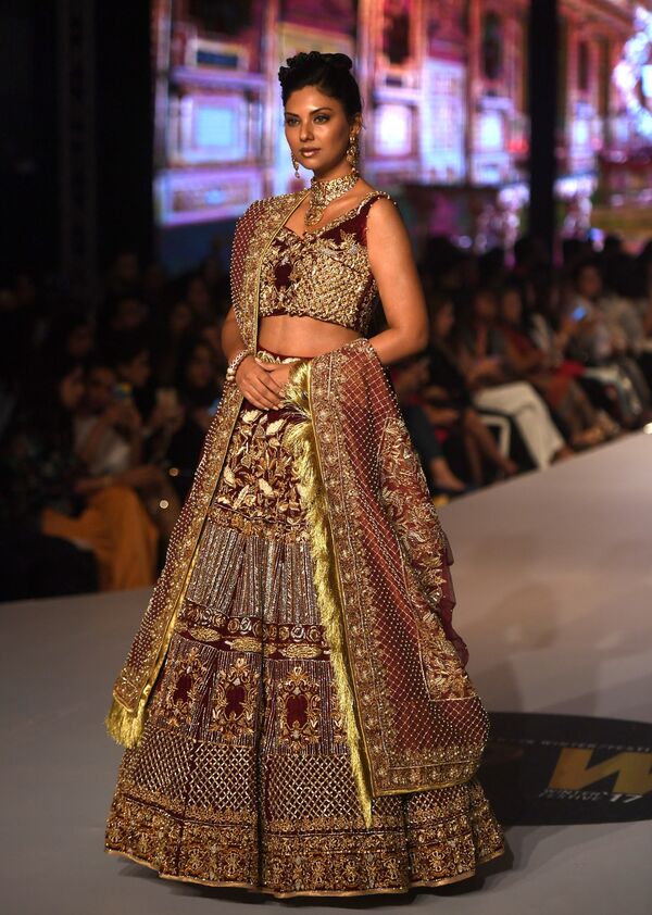 Sensualidad oriental en la Semana de la moda de Pakistán - Sputnik Mundo