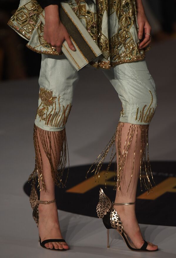 Sensualidad oriental en la Semana de la moda de Pakistán - Sputnik Mundo