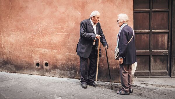 Ancianos (imagen referencial) - Sputnik Mundo