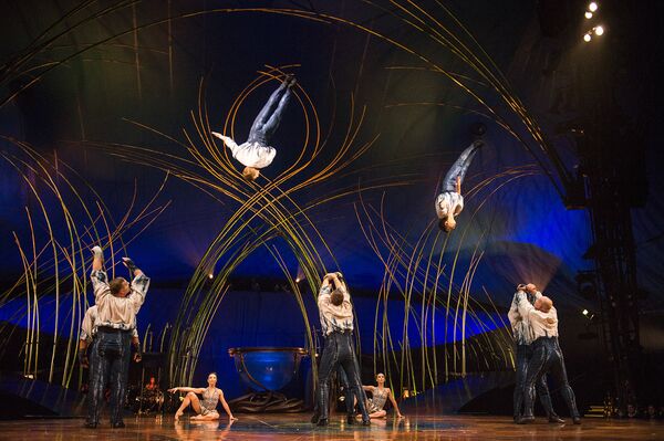 El espectáculo Amaluna del Cirque du Soleil  - Sputnik Mundo