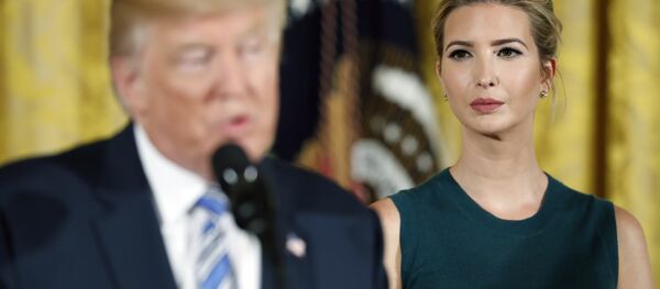 Donald Trump e Ivanka Trump (archivo) - Sputnik Mundo