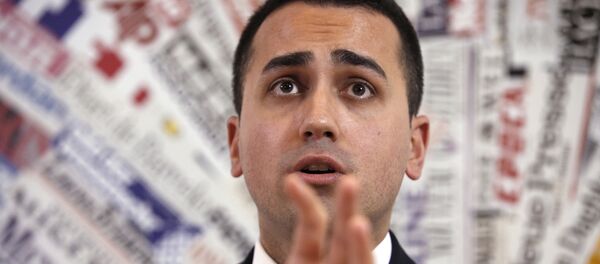 Italy's 5-Star Movement and Italian Low Chamber vice President Luigi Di Maio Italy's 5-Star Movement and Italian Low Chamber vice President Luigi Di Maio - Sputnik Mundo