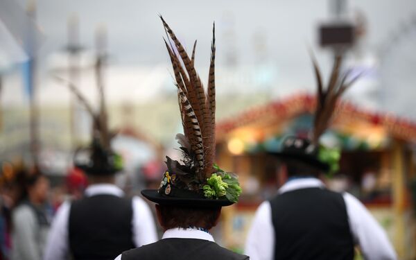 Diversión, chicas y cerveza: el Oktoberfest arranca en Múnich - Sputnik Mundo