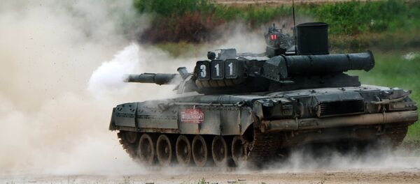 Un tanque T-80 (archivo) - Sputnik Mundo