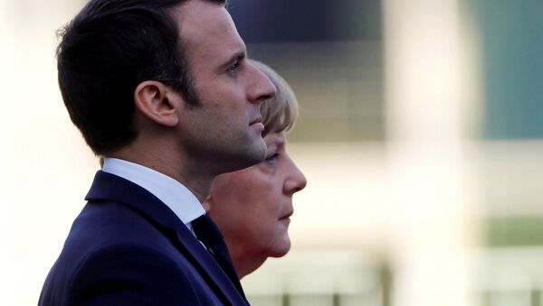 El presidente de Francia, Emmanuel Macron, y la canciller alemana, Angela Merkel - Sputnik Mundo