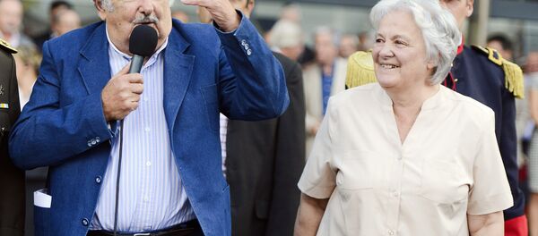 El expresidente de Uruguay, José Mujica, y la vicepresidenta de Uruguay, Lucía Topolansky (archivo) - Sputnik Mundo
