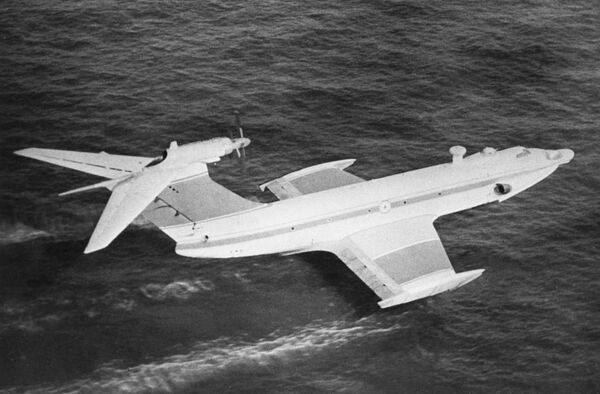 El ekranoplano de desembarco A-90 Orlionok (archivo) - Sputnik Mundo