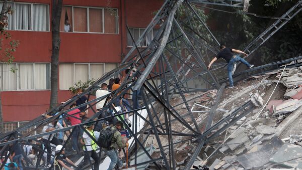 Consecuencias de un fuerte terremoto en México - Sputnik Mundo