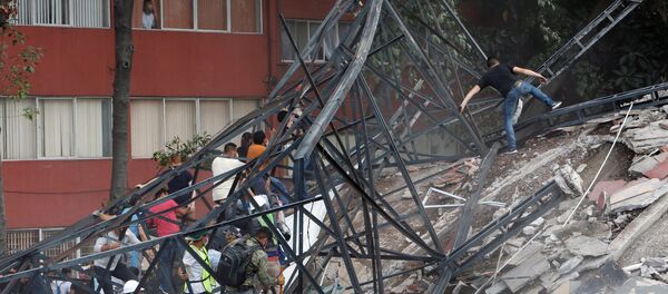 Consecuencias de un fuerte terremoto en México - Sputnik Mundo
