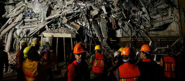 Consecuencias de un fuerte terremoto en México - Sputnik Mundo