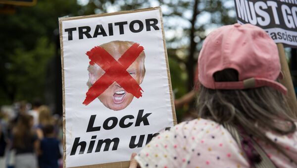 Акция протеста против Трампа в США - Sputnik Mundo