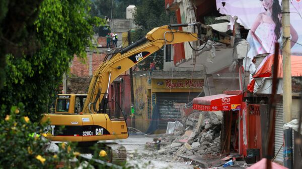 Labores de rescate tras el sismo en México - Sputnik Mundo