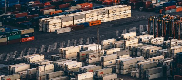 Los cargos en el puerto de Barcelona (imagen referencial) - Sputnik Mundo