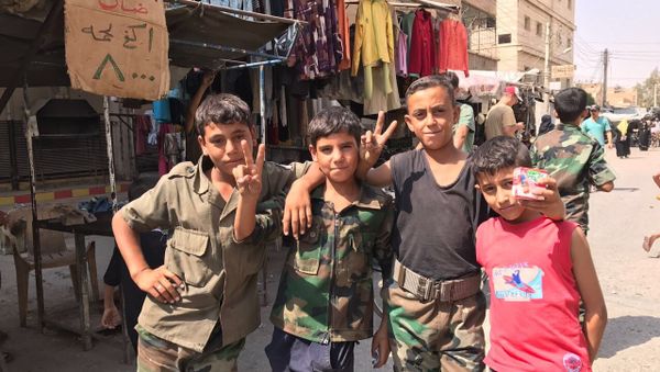 Niños en Deir Ezzor Niños en Deir Ezzor - Sputnik Mundo