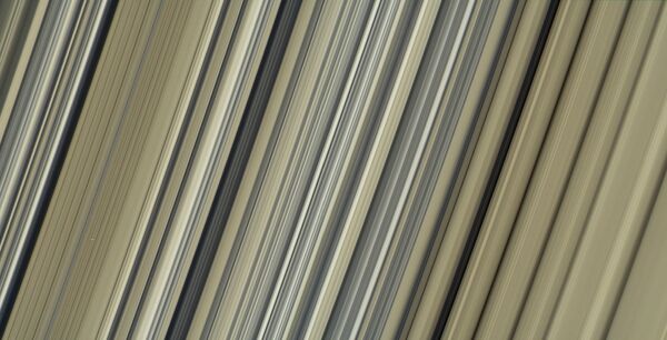 Imagen en alta resolución de los anillos de Saturno, el hogar de Cassini durante 13 años - Sputnik Mundo
