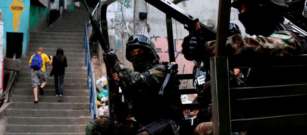 Fuerzas Armadas de Brasil en la favela Rocinha de Río de Janeiro - Sputnik Mundo